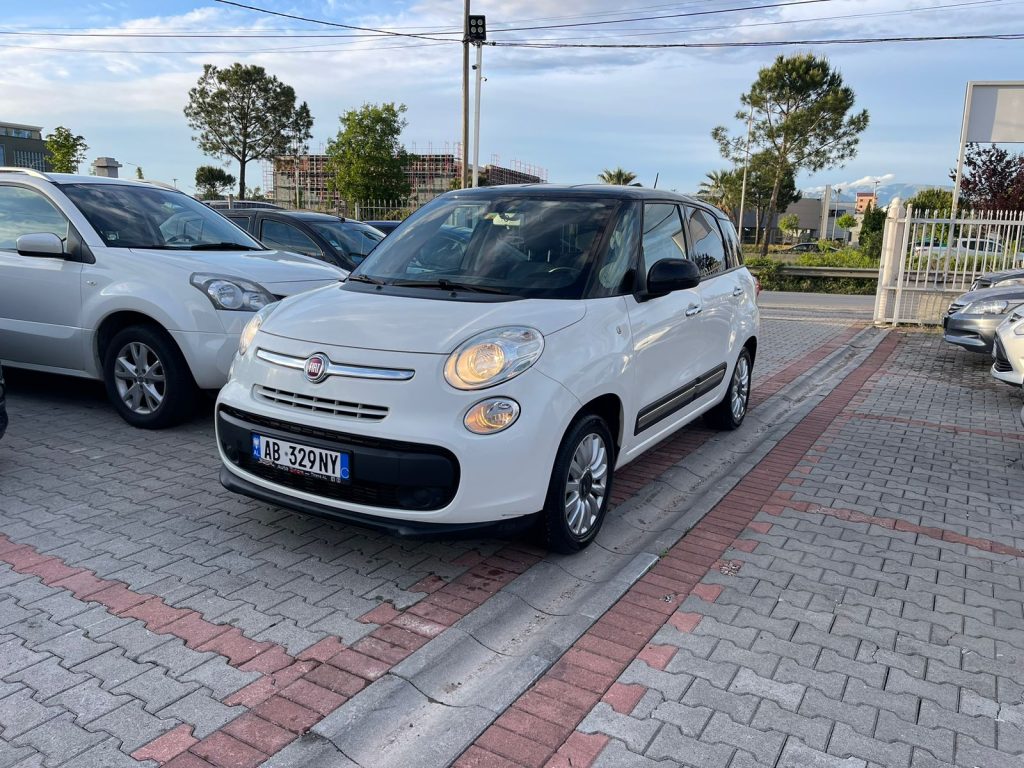 Fiat 500 Lungo